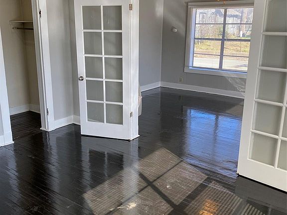 3rd image of 1613 Park St
