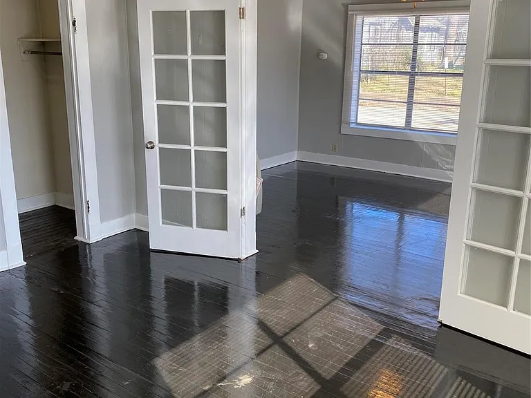 1613 Park St — Photo 3