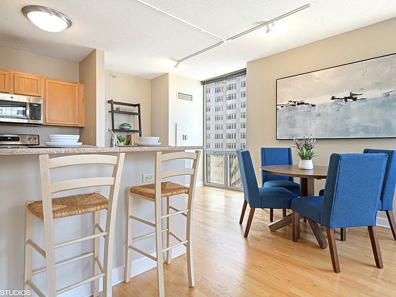 4th image of 222 N Columbus Dr APT 1802
