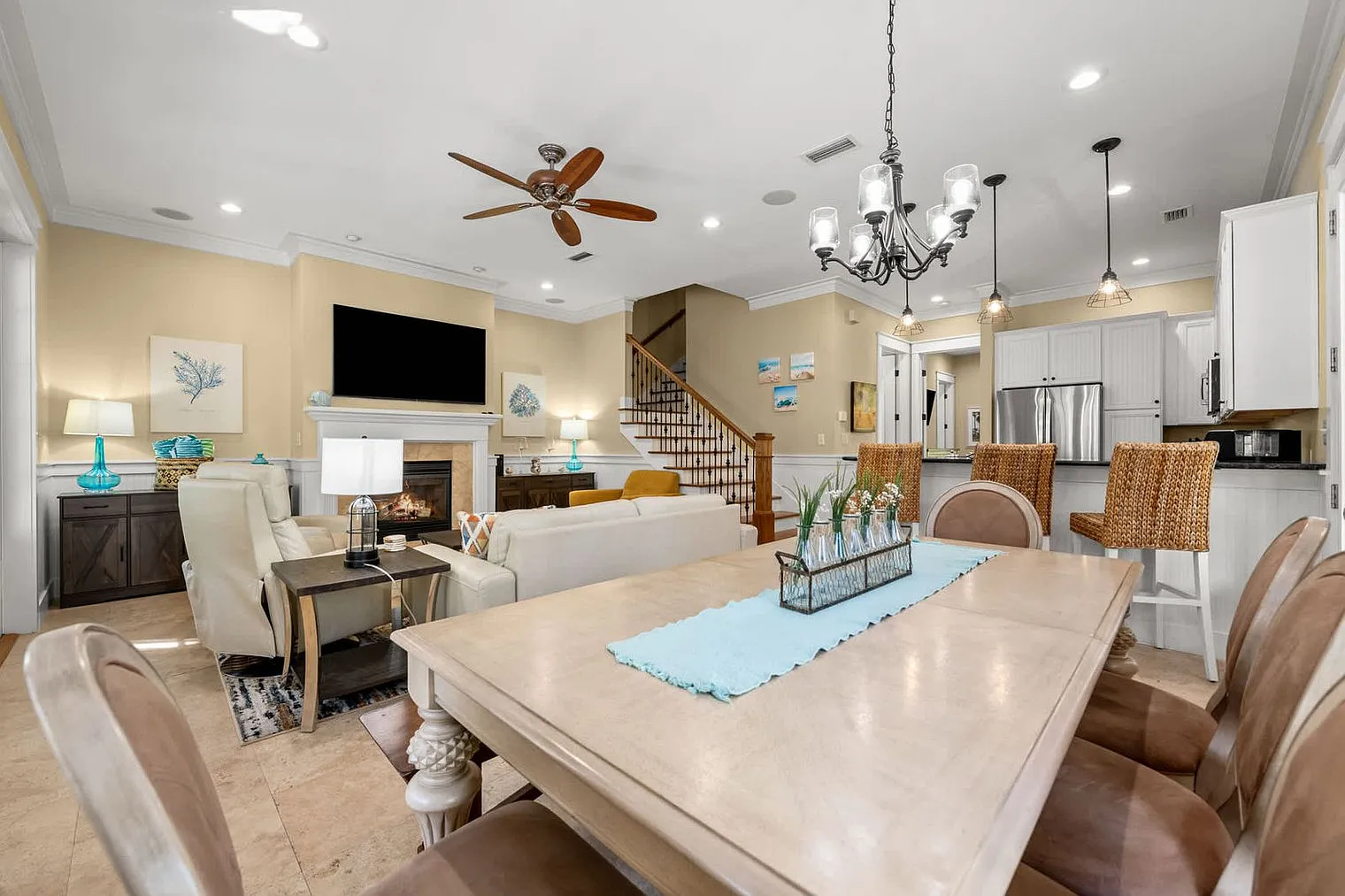 3 bed, 3.0 bath, 1668 sqft, $3,698 — Photo 3