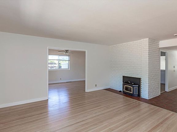 5th image of 1219 Elderberry Dr