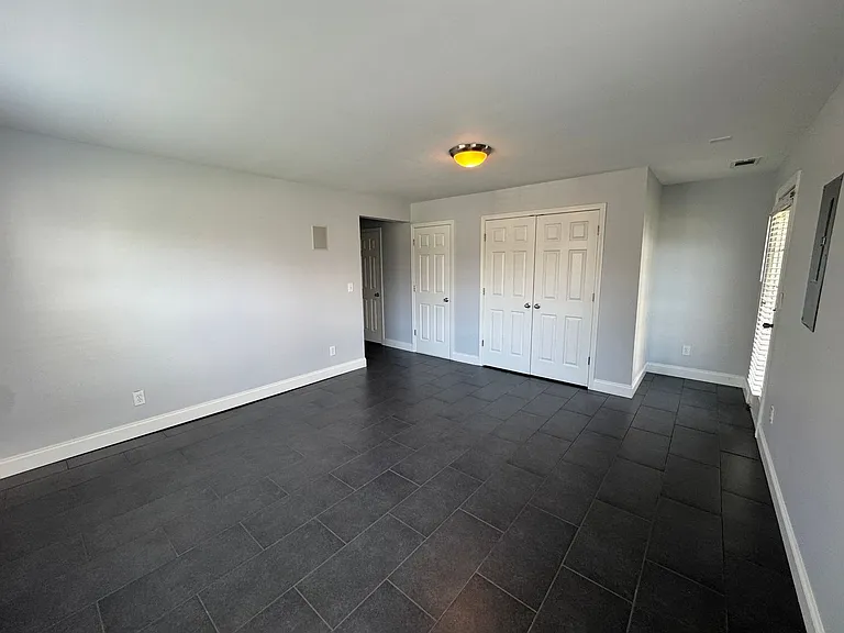 304 Rock Ridge Ln — Photo 5