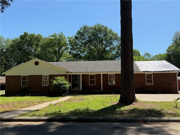 235 S Arlington Ave, Russellville, AR 72801