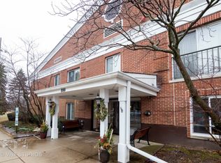 800 Ridge Rd APT 107, Wilmette, IL