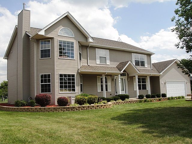 PROFESSIONALLY LANDSCAPED 20