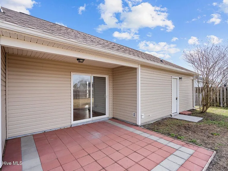 2511 Bradfield Ct — Photo 18
