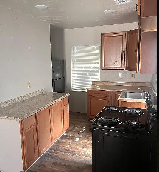 1516 E Madison St — Photo 8