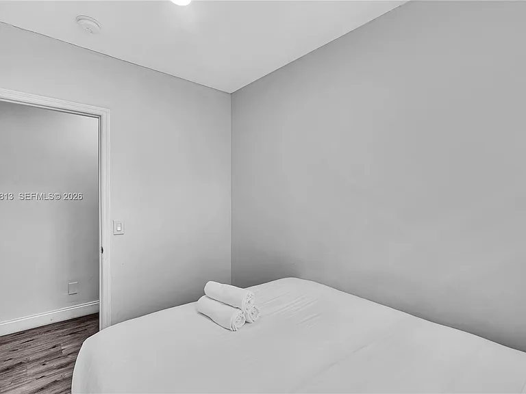 10002 E Bay Harbor Dr #6 — Photo 27
