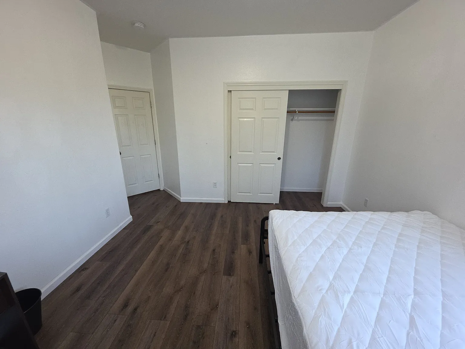 6 bed, 3300 sqft, $600 — Photo 4