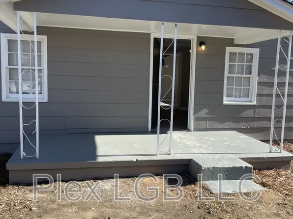 112 Oak Ln, Lagrange, GA 30241