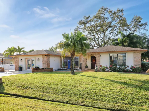392 SW Butler Avenue, Port St Lucie, FL 34983