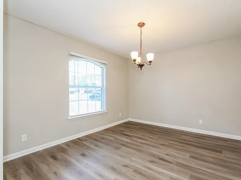 12640 Ashmore Green Dr S — Photo 6