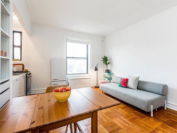 4th image of 80 Winthrop St #5U