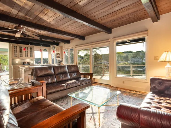 5 Shore Dr, Branford, CT 06405