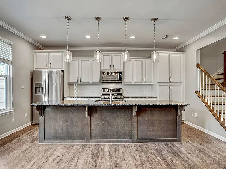 529 Metro Sta — Photo 11