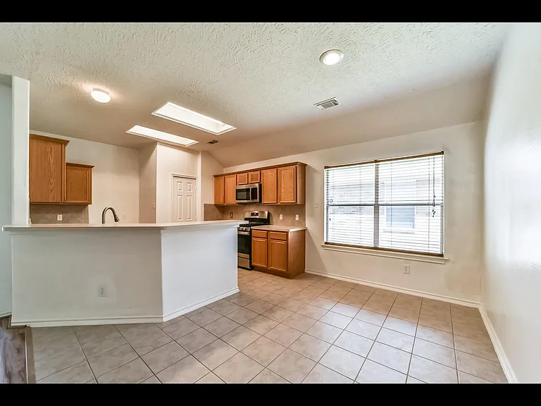 22868 Lantern Hills Dr — Photo 10