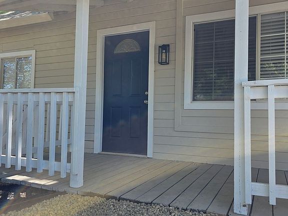 3rd image of 4072 Flower St