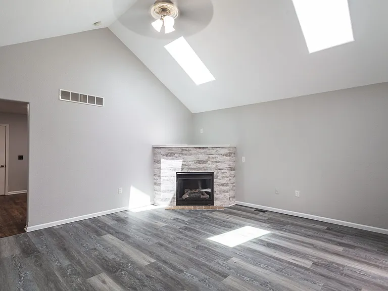 1479 Legends Cir — Photo 3