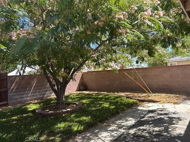 1147 W Avenue H11 — Photo 13
