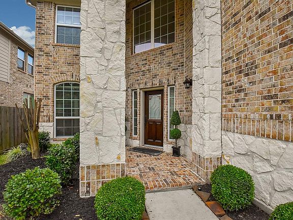 4th image of 1319 Regal Oak Way