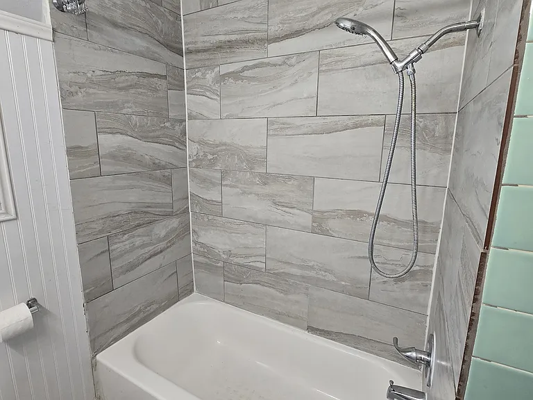 427 Royal Crest Dr — Photo 17