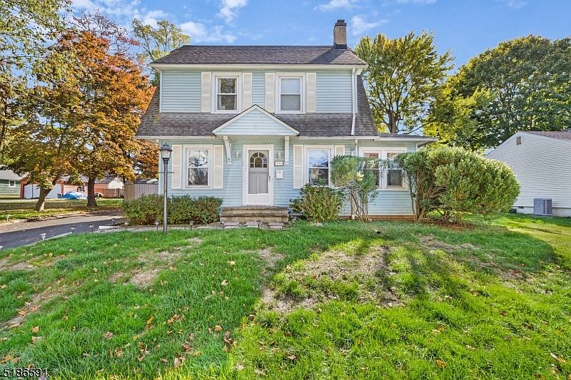 1st image of 136 Golf Ave E