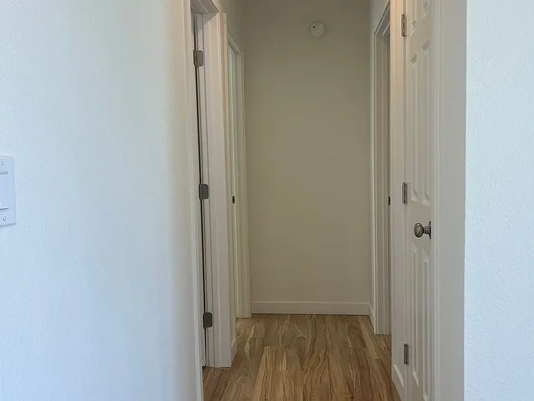 656 Walnut St — Photo 9