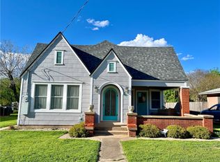 400 W Pine St, Abbott, TX 76621