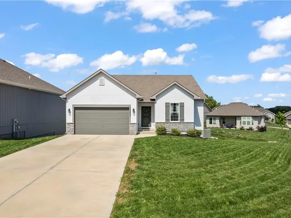12477 Meadow Ln, Kansas City, KS 66109