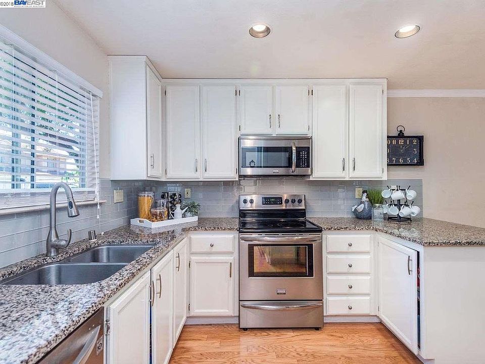1st image of 4385 Conejo Dr