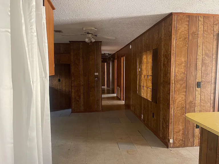 2924 N Highway 15 — Photo 11