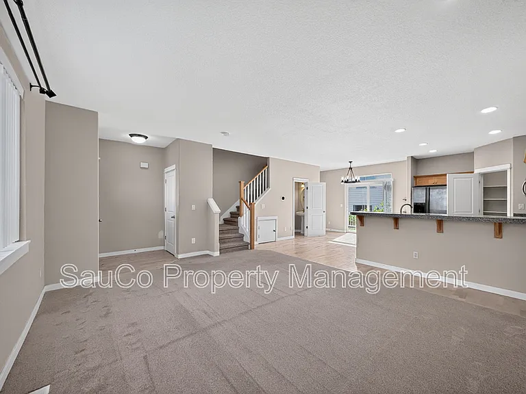5073 NW 149th Ter — Photo 4