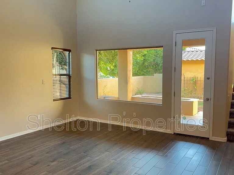 20877 W Court St — Photo 9