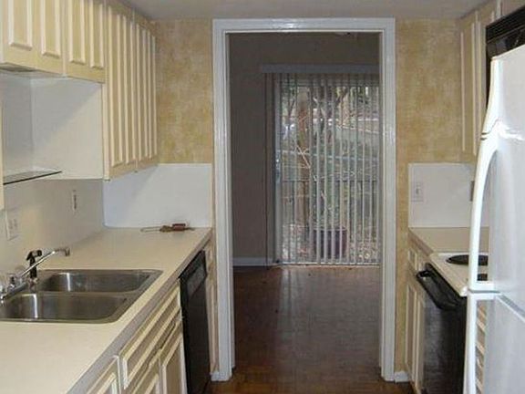 5th image of 2704 San Pedro St APT 2