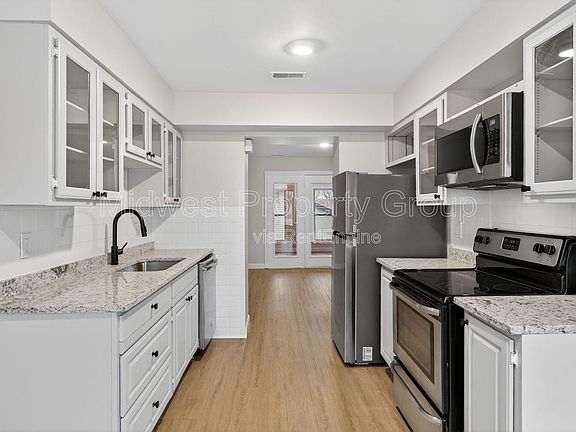 4th image of 90 Sutters Mill Rd