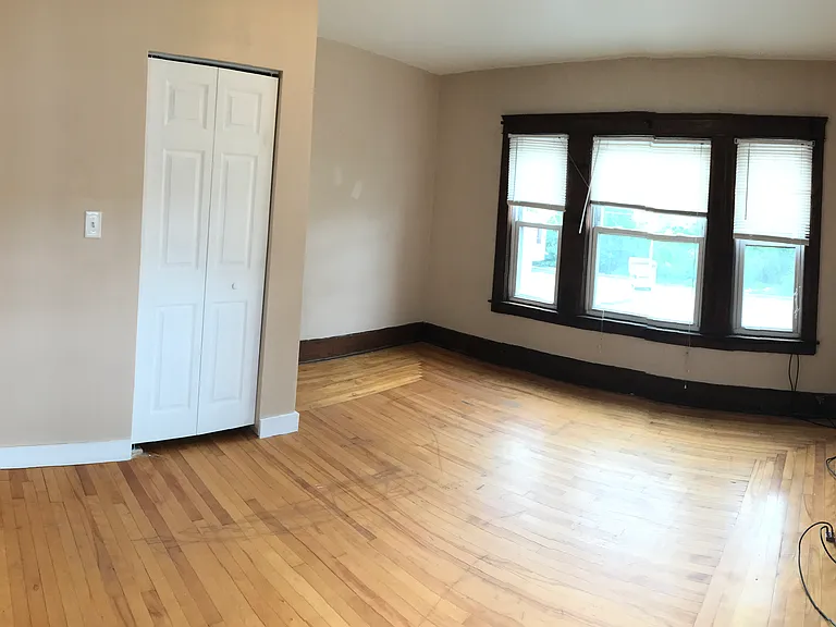 2 N Main St #3L — Photo 7