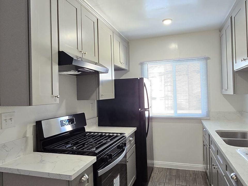 1st image of 11416 Miranda St #18