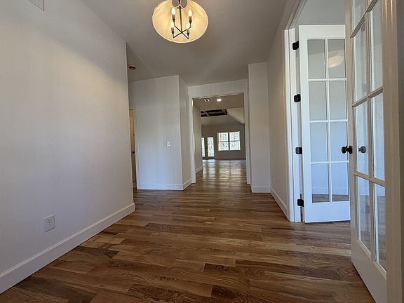 4th image of 1609 Olga Dr