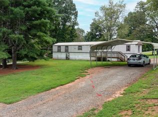 7410 Olin Rd, Pfafftown, NC 27040