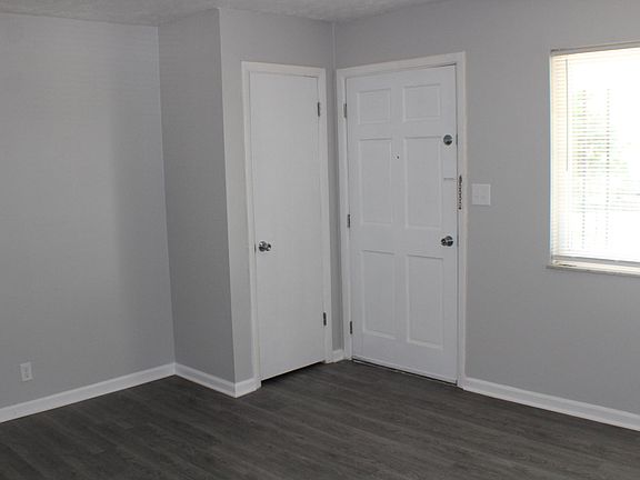 5th image of 1116 E Markwood Ave
