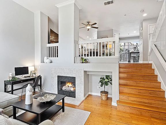 3rd image of 125 Sydney Ln