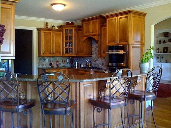 2nd image of 1035 Briarwood Dr