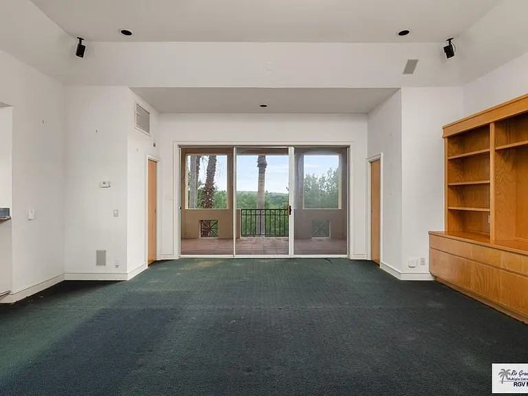 3201 Lazy Lake Dr — Photo 34