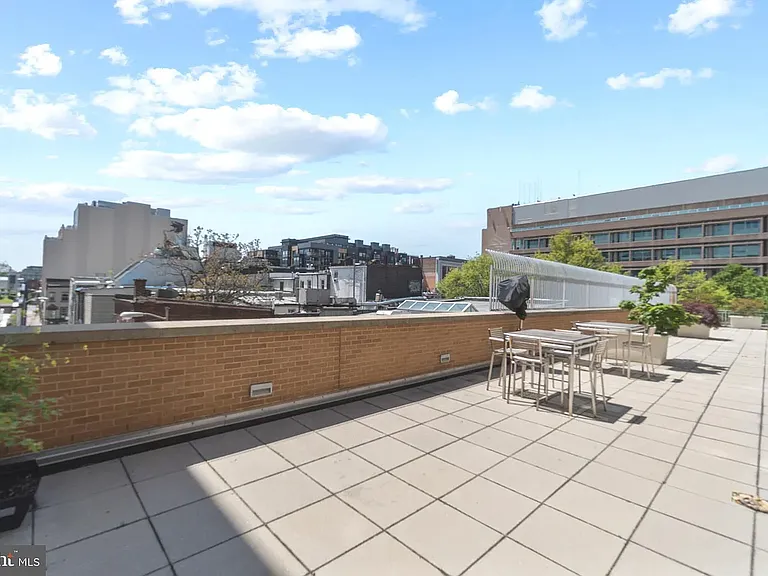 1390 V St NW #501 — Photo 12