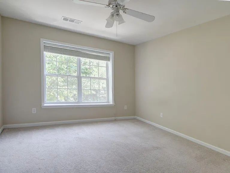 453 Grayson Way — Photo 17