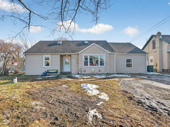 6015 Jeddo Rd, Jeddo, MI 48032