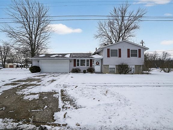3rd image of 2703 W 40th St
