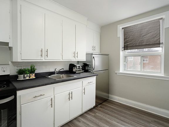 3rd image of 105 Onward Ave #203
