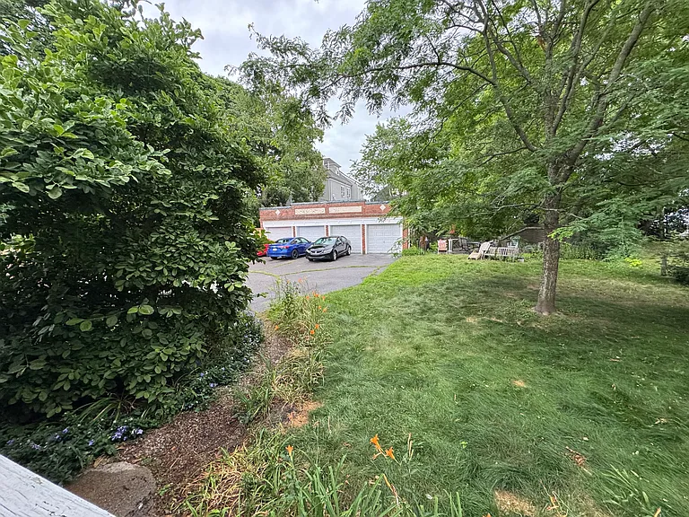 41 Melville Ave — Photo 38