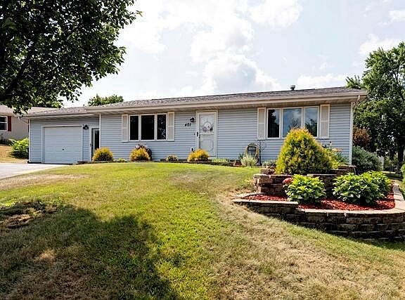 2nd image of 401 Oak Ridge COURT